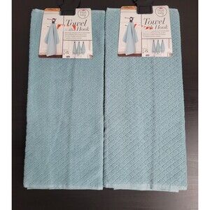 Pair of ritz hook and hang towels